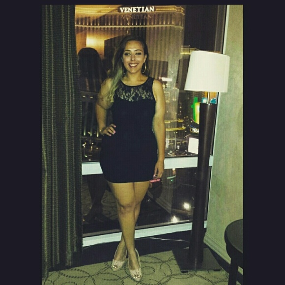 Cute lace black sleeveless dress