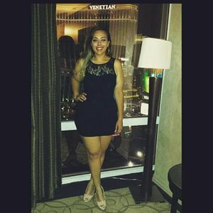 Cute lace black sleeveless dress