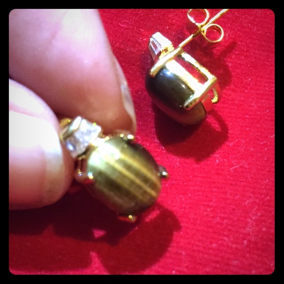 Jewelry - Tiger eye earrings