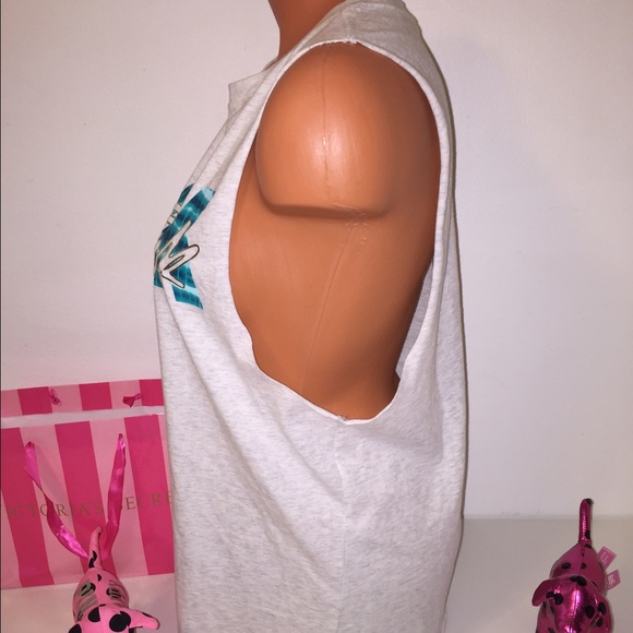 🚫SOLD🚫NEW PINK VS LOGO MUSCLE TANK - Picture 3 of 4