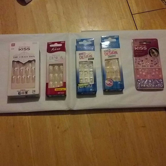 NAIL ART AND ACCENTS