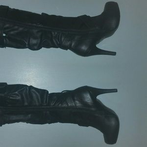 Black size 8 heeled boots