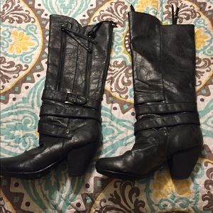 Black healed boots