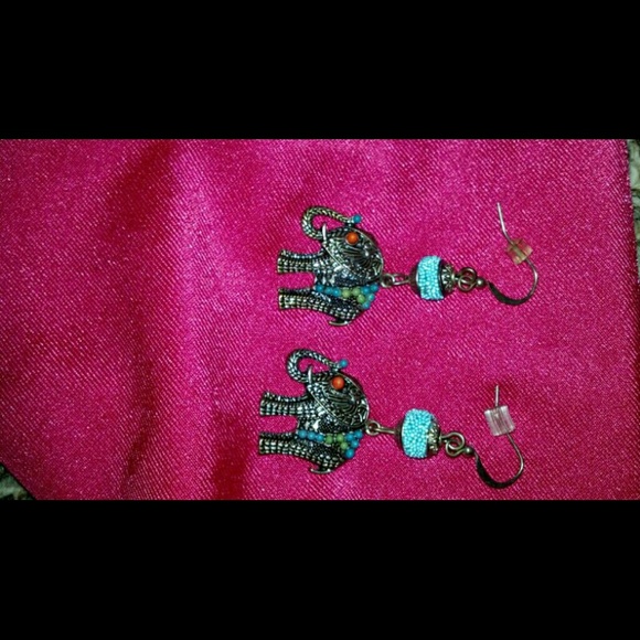 Cute elephant earrings