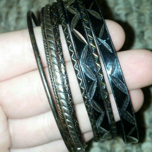 Stylish bracelet set