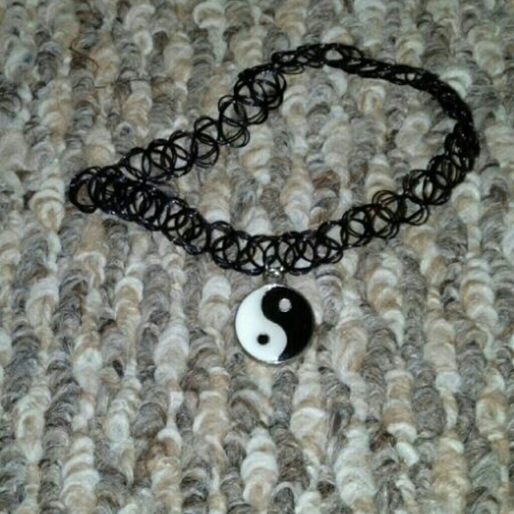Cute ying yang choker necklace