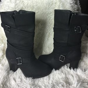 Short black boots