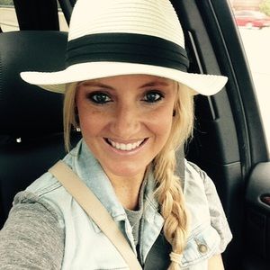 Meet your Posher, Amanda