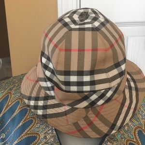 Vintage Authentic Burberry Bucket Hat