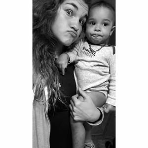 Meet your Posher, Alexis