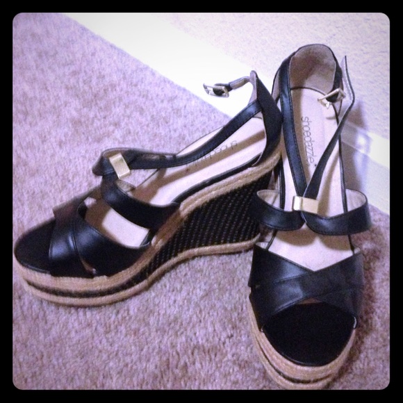 Shoe Dazzle summer wedges