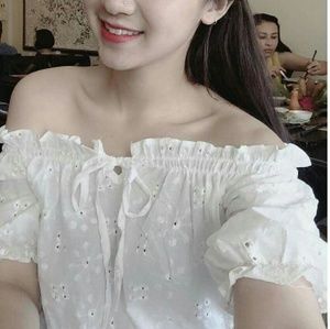 Cold shoulder lovely white top