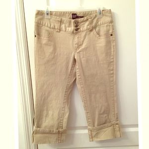 Gap khaki capris