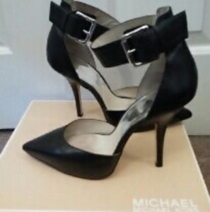 Michael Kors pumps