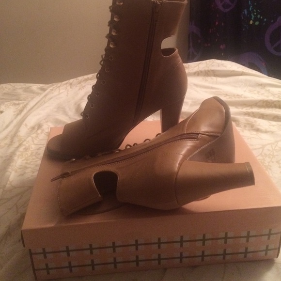 Peep Toe Lace Up Bootie