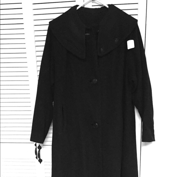 Beautiful VINTAGE coat