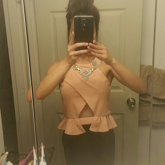 Rare Cute cutout blush pink top - Picture 4 of 4