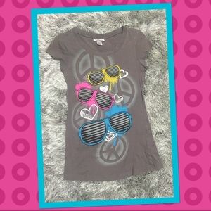 Self Esteem tee peace and sunglasses