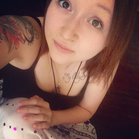 Meet your Posher, Taylor - Picture 1 of 1