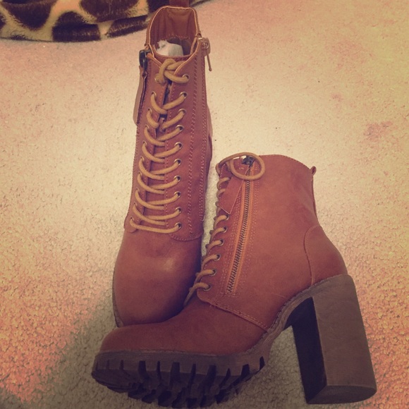 BRAND NEW Chestnut Brown 3inch booties