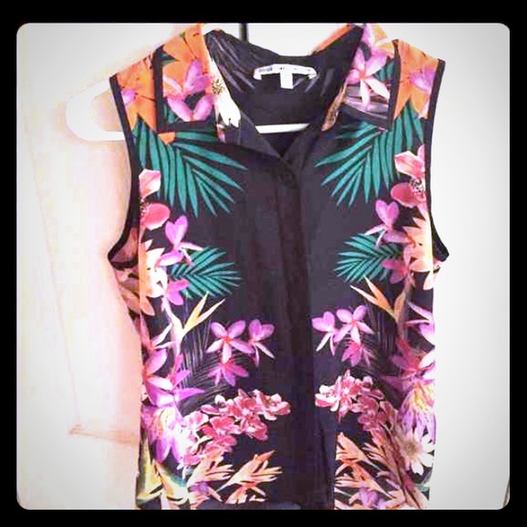 Collective Concepts Tops - 30% off Sale🎉HP 💗1/30 Collective Concepts Top