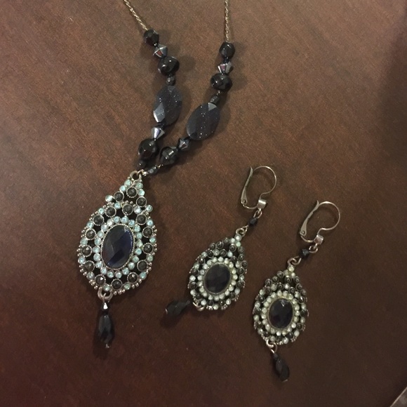 Black and silver Jewelry set