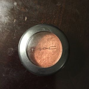 MAC Antiqued Eyeshadow