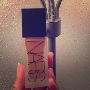 Nars All Day Luminous Foundation