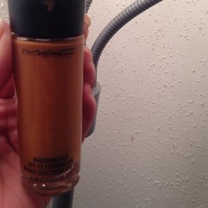 MAC matchmaster foundation