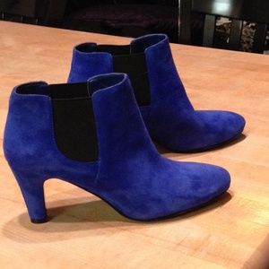 Blue suede shoes.