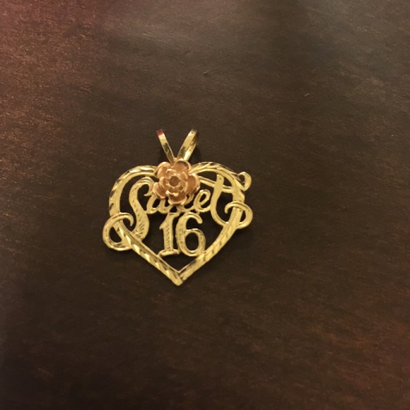 ❌SOLD❌Real Gold Sweet 16 Charm