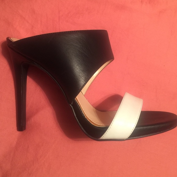 Jessica Simpson Heels - Picture 2 of 2