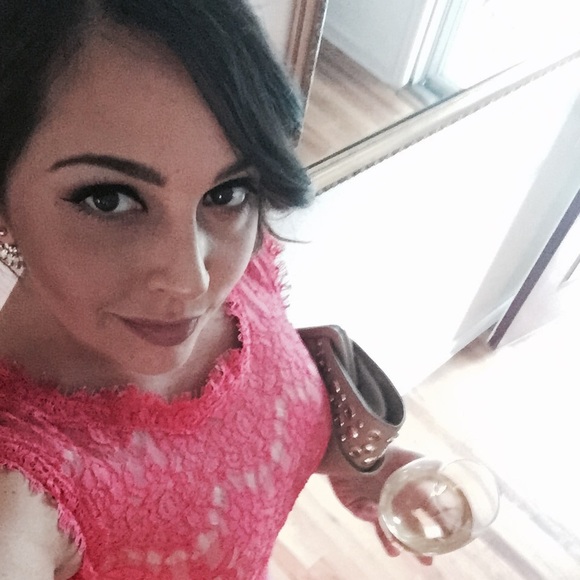 Meet your Posher, Cassandra
