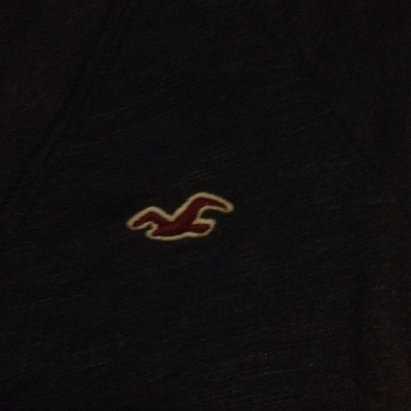 Hollister Shirt - Picture 2 of 4