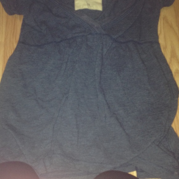 Hollister Shirt - Picture 4 of 4