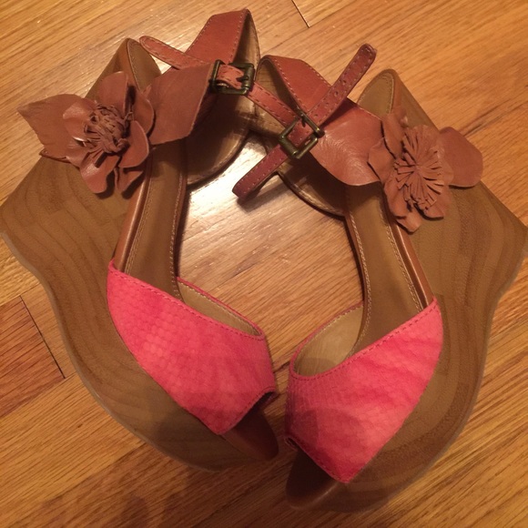 Gianni Bini sandals