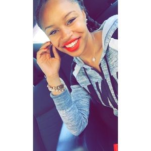 Meet your Posher, Abreah