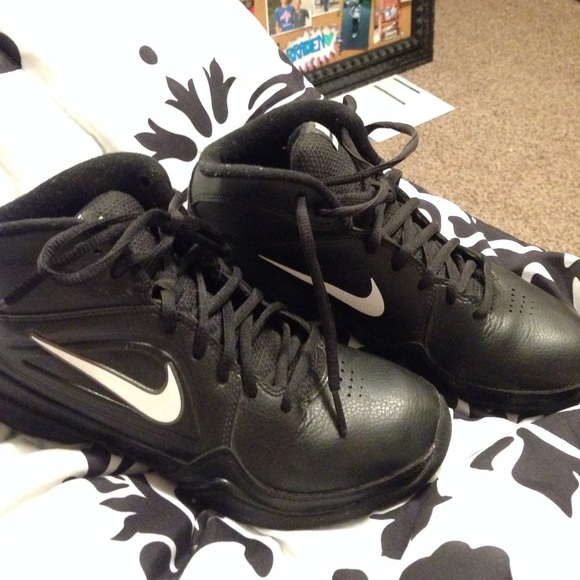 Black Nike Basketball Shoes