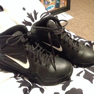 Black Nike Basketball Shoes