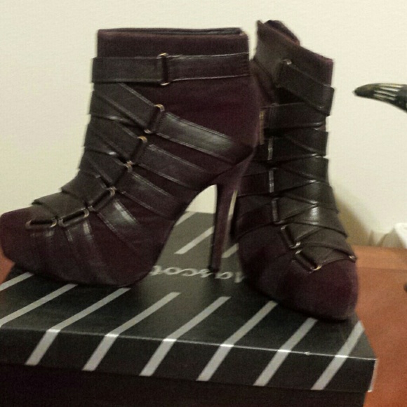 ANKLE BOOTS PLATFORM WORN ONCE - Picture 2 of 4