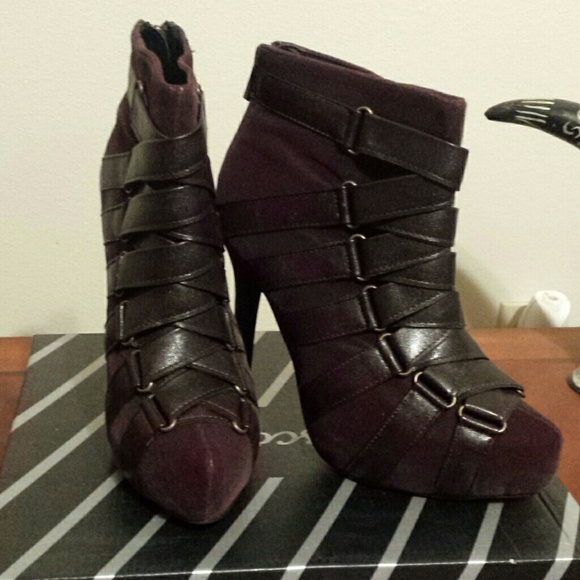 ANKLE BOOTS PLATFORM WORN ONCE - Picture 4 of 4
