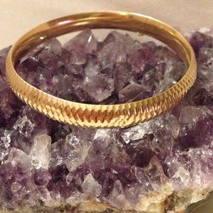 14k gold textured bracelet