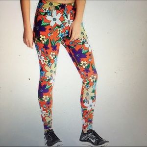 Nike Leg-A-See Hawaiian Print