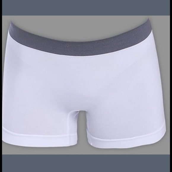 Work out shorts! SOLD - Picture 2 of 3