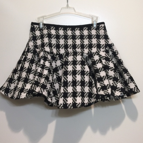 HORASORA Skirts - HORASORA TWEED PLAID RUFFLE MINI SKIRT HORASORA Skirts - HORASORA TWEED PLAID RUFFLE MINI SKIRT