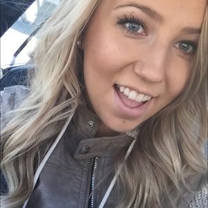 Meet your Posher, Deanna