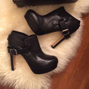 Pour la Victoire Black Leather Booties 9.5