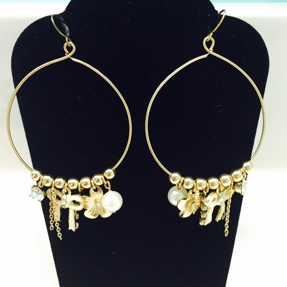 Final Price 🔴 NWOT Betsy Johnson Gold Hoops