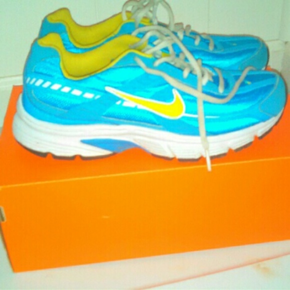 Nike running shoes (blue/yellow)