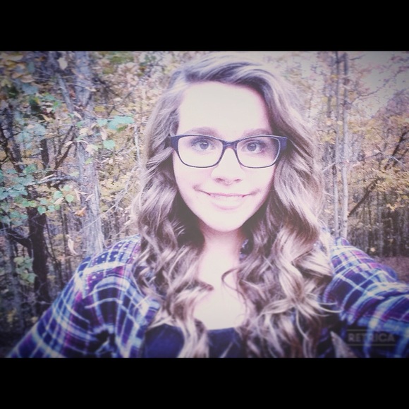 Meet your Posher, Haleigh - Picture 1 of 1